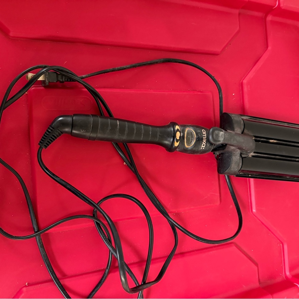 Amika Three Barrel Waving Iron